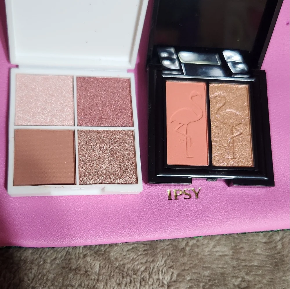 Ipsy Bag and eyeshadow bundle with Luna Magic makeup puff